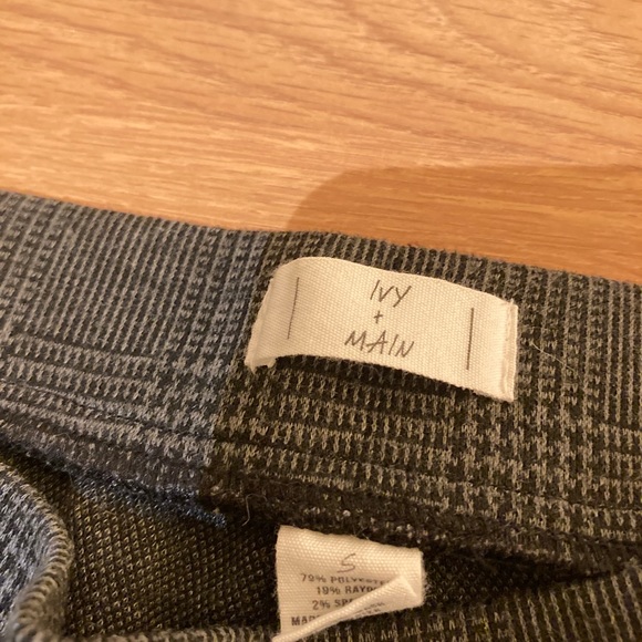 cropped pants with zipper pockets from tillys - Picture 3 of 3